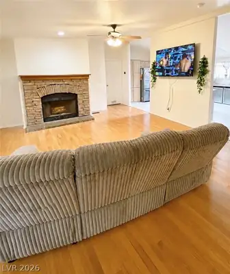 5621 Tahoe Drive, Las Vegas, NV 89142 Living Room