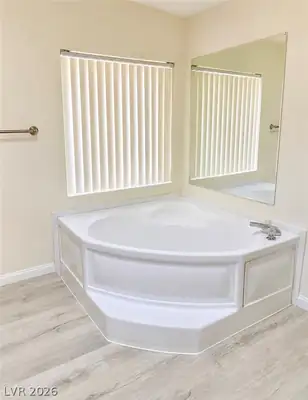 5621 Tahoe Drive, Las Vegas, NV 89142 Primary Bathroom
