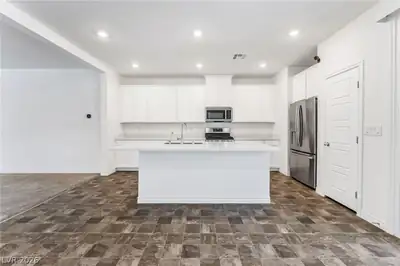 4420 Contour Bend Avenue Kitchen