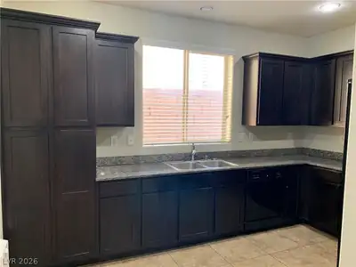 7571 Captain Lord Court Kitchen