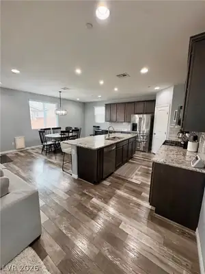 674 Tremaine Court, Henderson, NV 89052 Kitchen