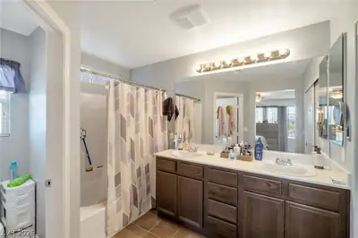 8386 Creek Canyon Avenue, Las Vegas, NV 89113 Primary Bathroom