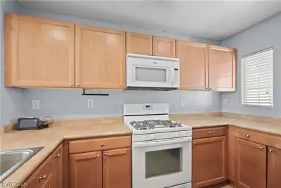 7652 Vivid Vail Street, Las Vegas, NV 89149 Kitchen