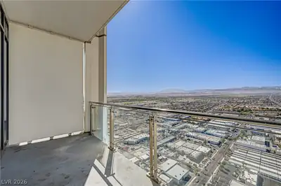4381 West Flamingo Road 53307 Balcony