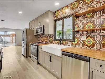 1032 Howard Drive, Las Vegas, NV 89104 Kitchen