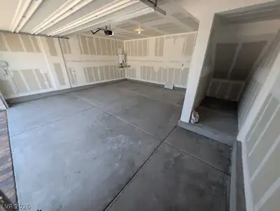 3339 Dancing Waters Street, Las Vegas, NV 89129 Garage