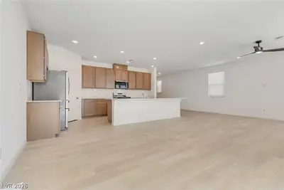 4225 Zilker Park Avenue, North Las Vegas, NV 89081 Kitchen