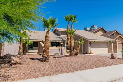 4460 Cranbrook Way, Las Vegas, NV 89103 Front of Structure