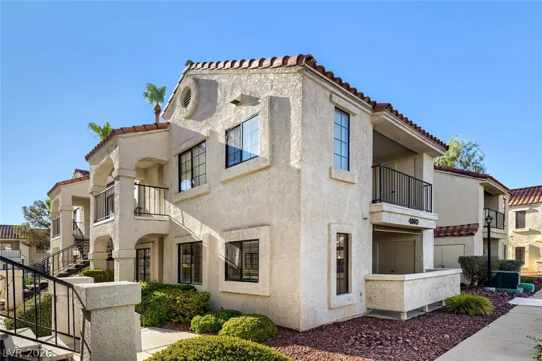 4860 Nara Vista Way 102