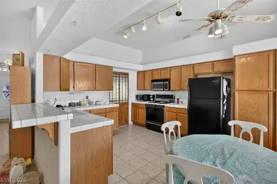 3519 West Red Coach Avenue Kitchen