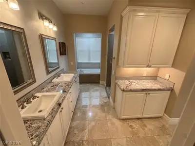 9212 Tesoras Drive 202 Primary Bathroom