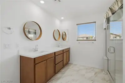 8025 Texas Hills Street, Las Vegas, NV 89113 Primary Bathroom
