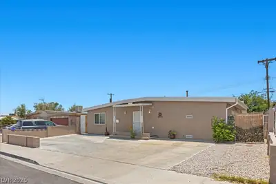 5333 Longridge Avenue, Las Vegas, NV 89146 Front of Structure
