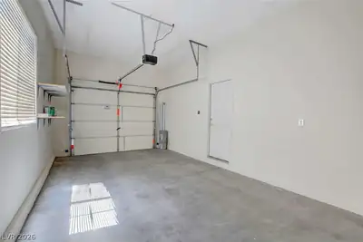 10214 Elk Valley Street, Las Vegas, NV 89178 Garage
