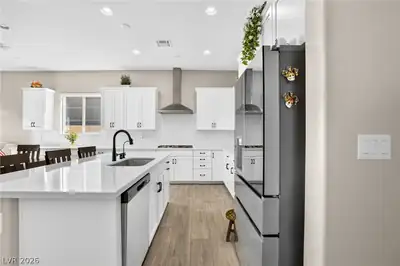 72 Navajo Bridge Lane, Henderson, NV 89011 Kitchen