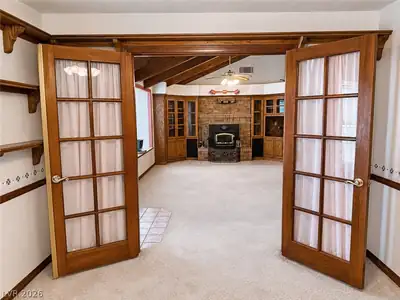 1276 ASHLEY CT Living Room