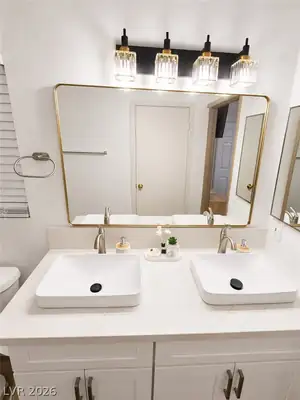 2735 Poppyseed Way, Las Vegas, NV 89142 Primary Bathroom