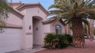 300 Tayman Park Avenue, Las Vegas, NV 89148 Front of Structure