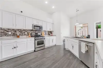 4537 Colonial Canyon Street, North Las Vegas, NV 89031 Kitchen