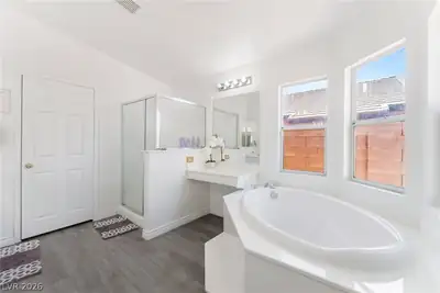 4537 Colonial Canyon Street, North Las Vegas, NV 89031 Primary Bathroom
