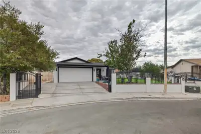 321 Agora Way, Las Vegas, NV 89110 Front of Structure
