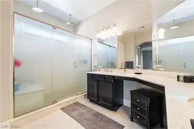 8157 Gilespie Street, Las Vegas, NV 89123 Primary Bathroom