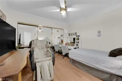 8101 West Flamingo Road 2121 Bedroom