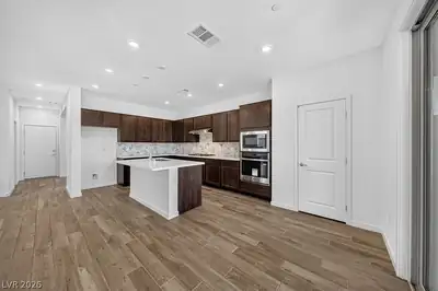123 Tardando Avenue, Henderson, NV 89015 Kitchen