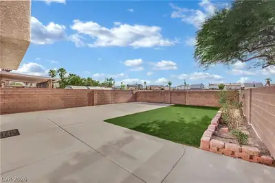 5823 Golden Wing Street, Las Vegas, NV 89113 Patio