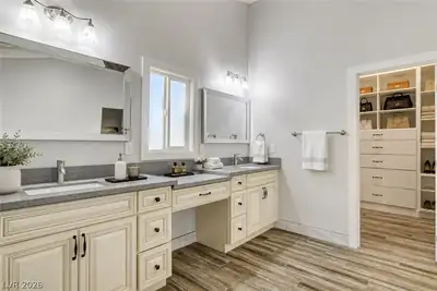 5353 Dorrell Lane, Las Vegas, NV 89131 Primary Bathroom