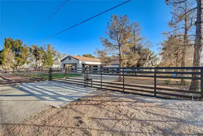 5353 Dorrell Lane, Las Vegas