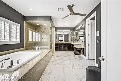 165 Inveraray Court, Henderson, NV 89074 Primary Bathroom