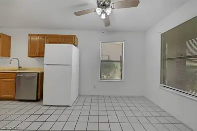 7048 Picaroon Lane Kitchen