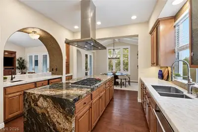 3381 Birchwood Park Circle Kitchen