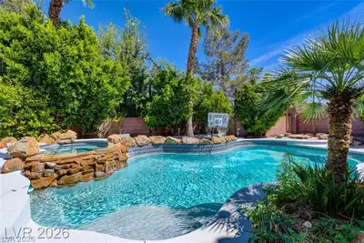 7686 Gossamer Wind Street, Las Vegas