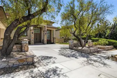 304 Queens Gate Court Las Vegas, NV 89145