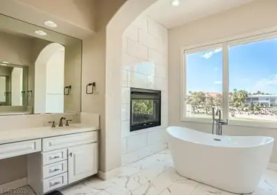 8900 Rainbow Ridge Drive, Las Vegas, NV 89117 Primary Bathroom