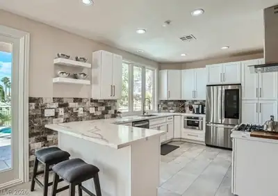 8900 Rainbow Ridge Drive, Las Vegas, NV 89117 Kitchen