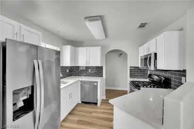 698 South Racetrack Road 1521 Kitchen