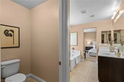 10248 Gibson Isle Drive, Las Vegas, NV 89166 Primary Bathroom