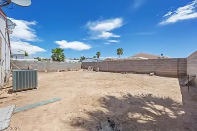 4558 West Sonia Rose Lane, Las Vegas, NV 89122 Yard