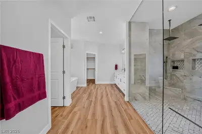 2770 South Platense Avenue Primary Bathroom