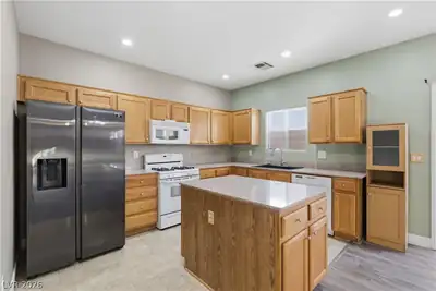 7383 Lionheart Street, Las Vegas, NV 89123 Kitchen