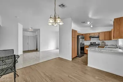 4290 Ripple River Avenue, Las Vegas, NV 89115 Kitchen