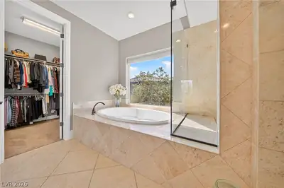 2900 Ferrand Court, Henderson, NV 89044 Primary Bathroom