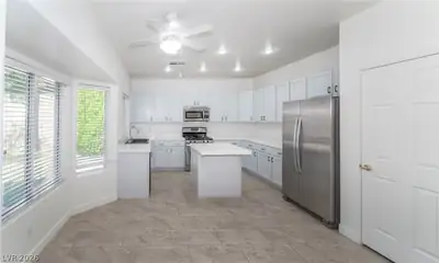2019 Hobbyhorse Avenue, Henderson, NV 89012 Kitchen