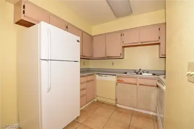 3151 Soaring Gulls Drive 2152, Las Vegas