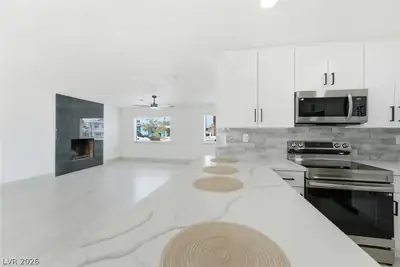 6225 Arlington Avenue, Las Vegas, NV 89107 Kitchen
