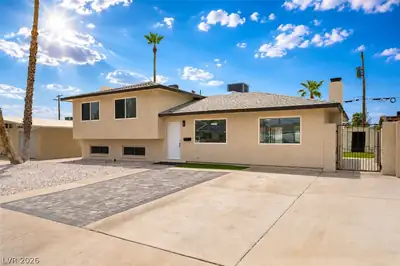 6225 Arlington Avenue, Las Vegas, NV 89107 Front of Structure