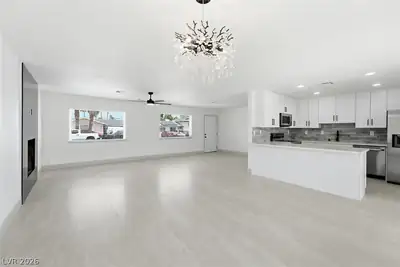 6225 Arlington Avenue, Las Vegas, NV 89107 Living Room